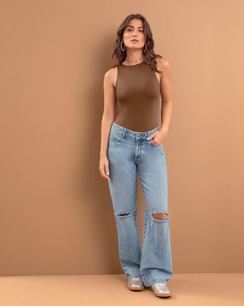 Body manga sisa de silueta ajustada y cuello alto#color_640-cafe