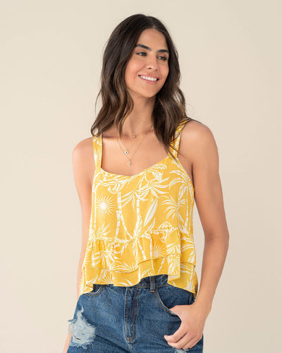 Blusa tiritas con escote en V y vuelo en bordes#color_952-amarillo-estampado