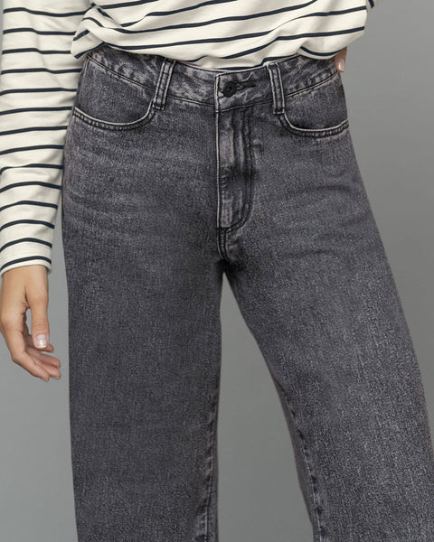 Pantalón tiro alto bota recta con bolsillo tipo cargo#color_092-gris