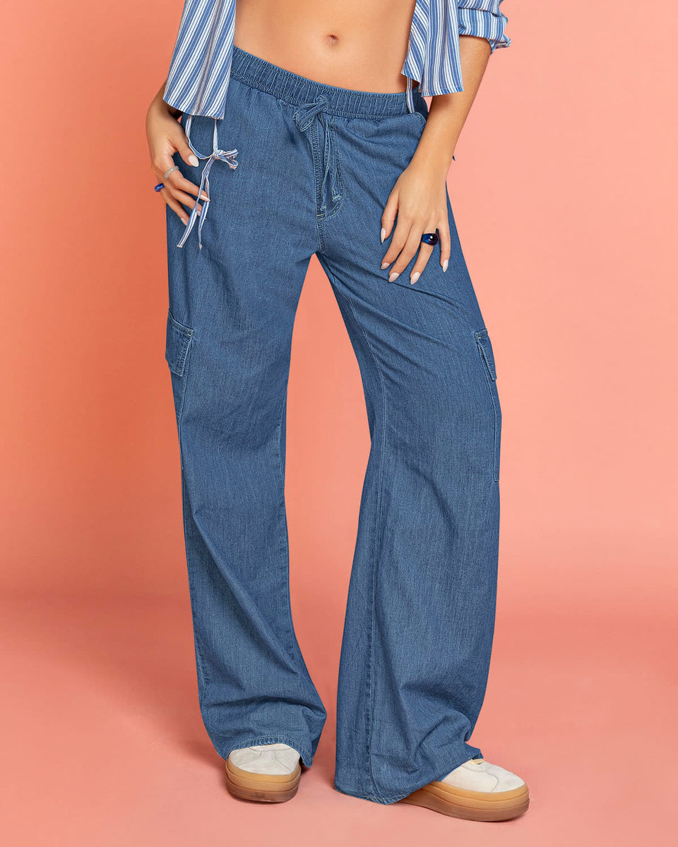 Pantalón bota recta con bolsillos funcionales y tira decorativa
