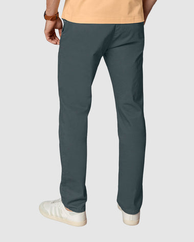 Pantalón bota recta en drill de tacto suave stretch#color_720-gris-oscuro