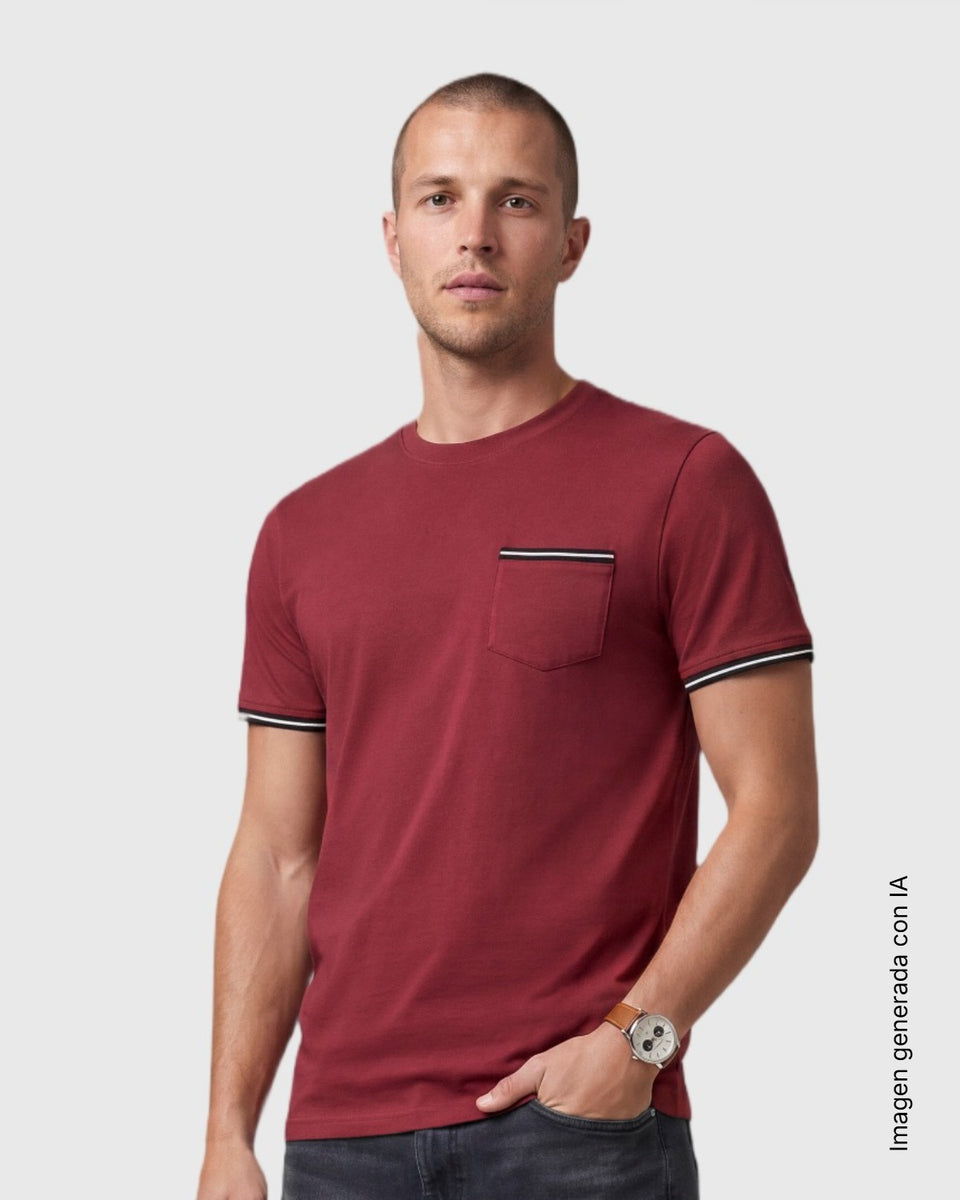Camiseta con detalle tejido en bolsillo y mangas