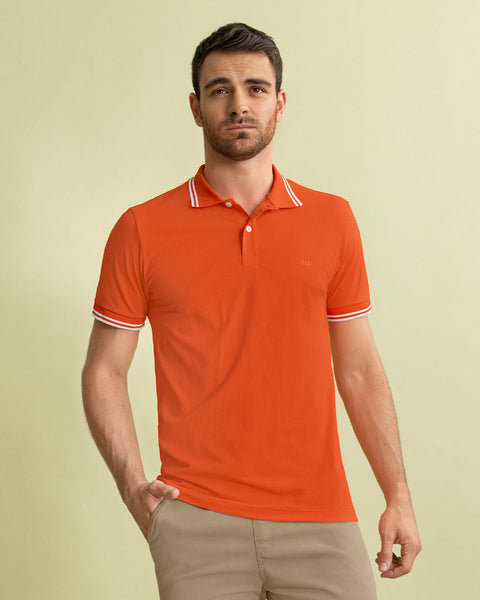 Camiseta tipo polo con cuello y mangas tejidas#color_a35-naranja