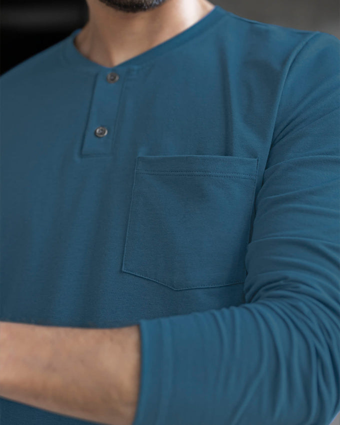 Camiseta manga larga con cuello redondo y botones funcionales#color_547-azul