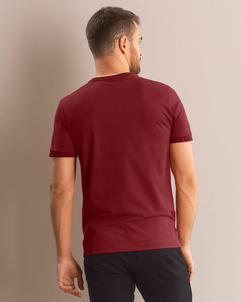 Camiseta con cuello henley y botones  funcionales#color_194-vino