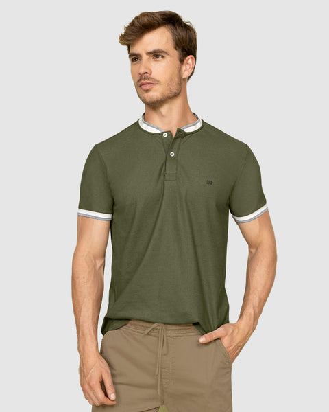 Camiseta con cuello henley y botones funcionales#color_601-verde