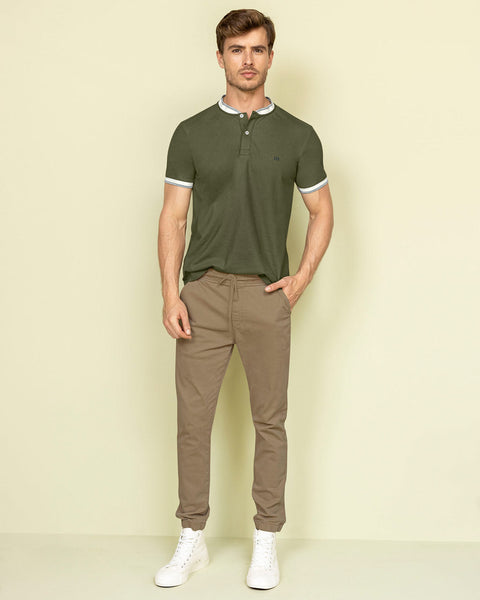 Camiseta con cuello henley y botones funcionales#color_601-verde