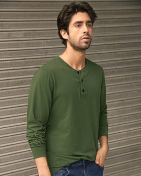 Camiseta manga larga con botones funcionales y cuello tejido#color_653-verde