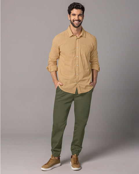Camisa con botones y bolsillo en frente#color_084-arena