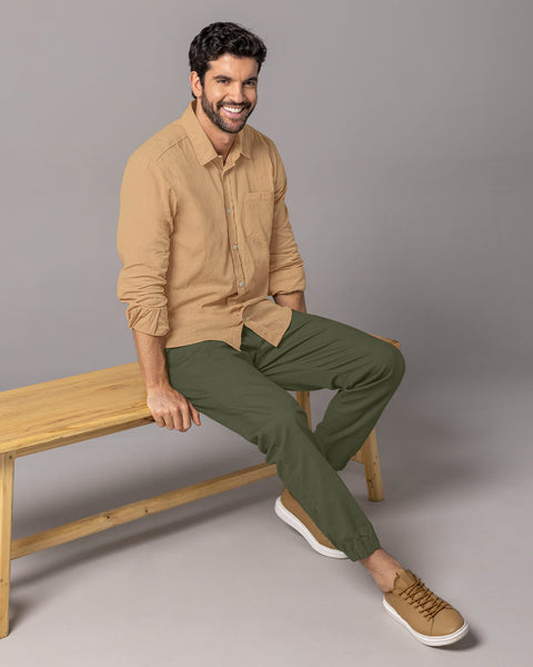 Camisa con botones y bolsillo en frente#color_084-arena