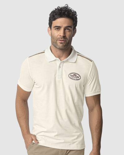 Camiseta tipo polo con estampado en relieve#color_018-marfil