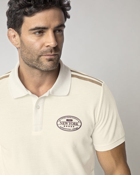 Camiseta tipo polo con estampado en relieve#color_018-marfil