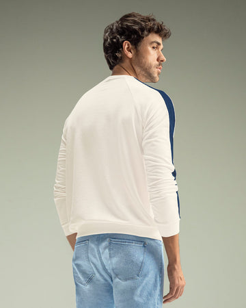 Camiseta manga larga cuello redondo con detalles en contraste#color_000-blanco