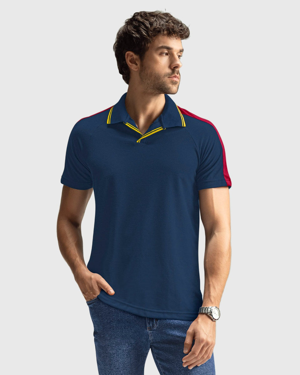 Camiseta tipo polo con cuello sport y detalles en contraste