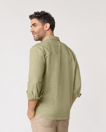 Camisa manga larga amplia con bolsillos#color_c48-verde-oliva