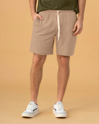 Bermuda con elástico en cintura para hombre#color_c54-arena