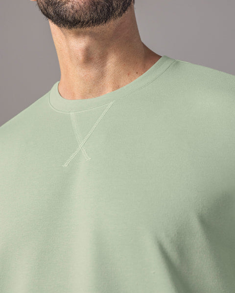 Camiseta básica manga corta de silueta amplia en burda#color_600-verde-claro-pastel