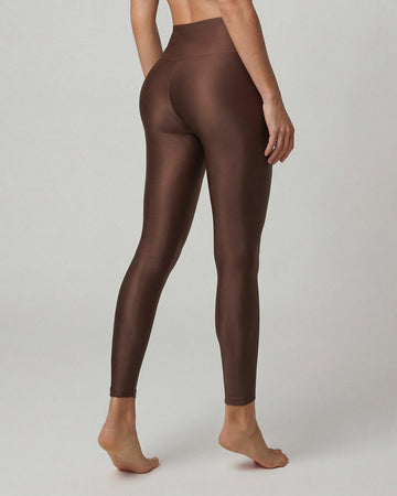 Legging con cierre de control en abdomen en imitación cuero#color_c25-cafe-oscuro