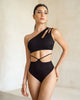 Bikini asimétrico con calzón de tiro alto de control suave de abdomen#color_700-negro