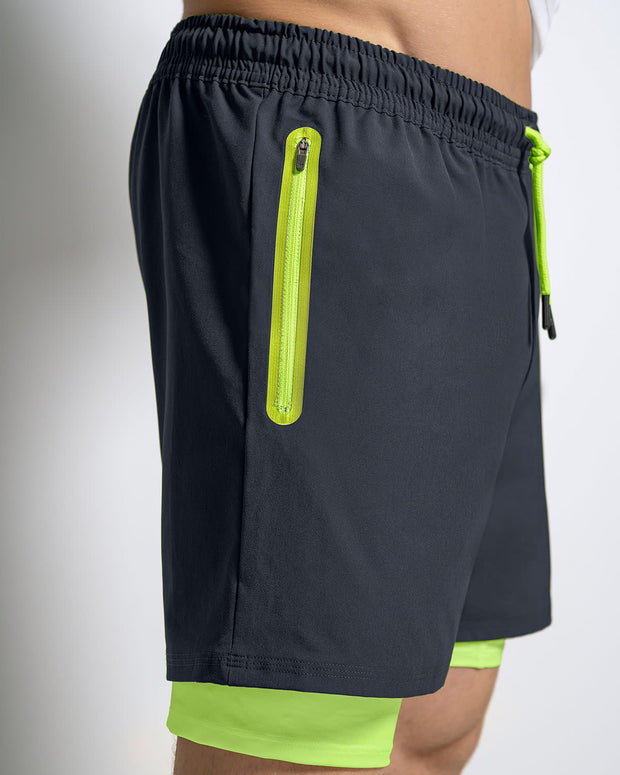 Short deportivo con bolsillo lateral con bóxer interno#color_720-gris