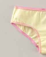 Paquete x 3 calzones clásicos en algodón suave para niña#color_s23-flores-pinas-marfil
