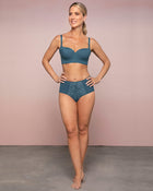Brasier triangular con cubrimiento de sisa y espalda