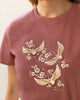 Camiseta manga corta con mensaje en el frente#color_365-rosado-oscuro