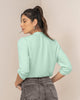 Blusa manga 3/4 silueta semiajustada con botón funcional#color_616-verde-agua