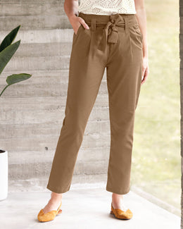 Pantalón largo con bolsillos funcionales para mujer#color_897-camel