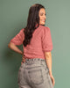 Blusa manga corta con volumen y detalle decorativo en el frente#color_180-palo-rosa