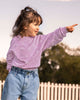 Camiseta manga larga con cuello redondo de niña#color_043-fondo-lila