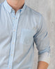 Camisa manga larga para hombre silueta slim semiajustada#color_503-est-raya-azul-claro